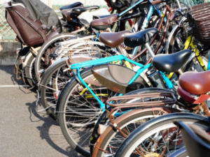 管理会社からの撤去を防ぐ！賃貸マンションでの駐輪シールの重要性